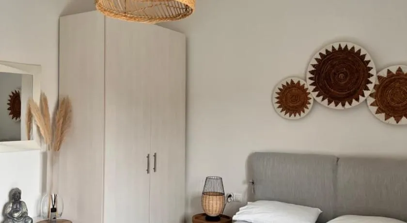 Fays luxury apartments by the sea - Image 1