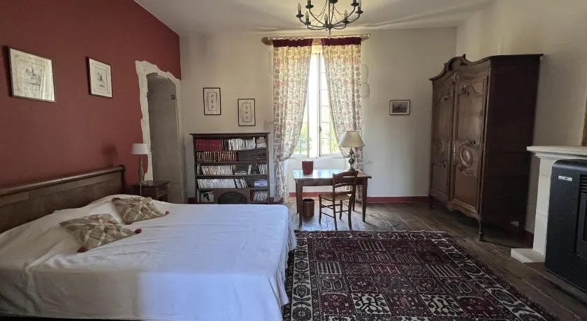 Chambres d'hôtes au château du Breuil à Londigny - Image 1