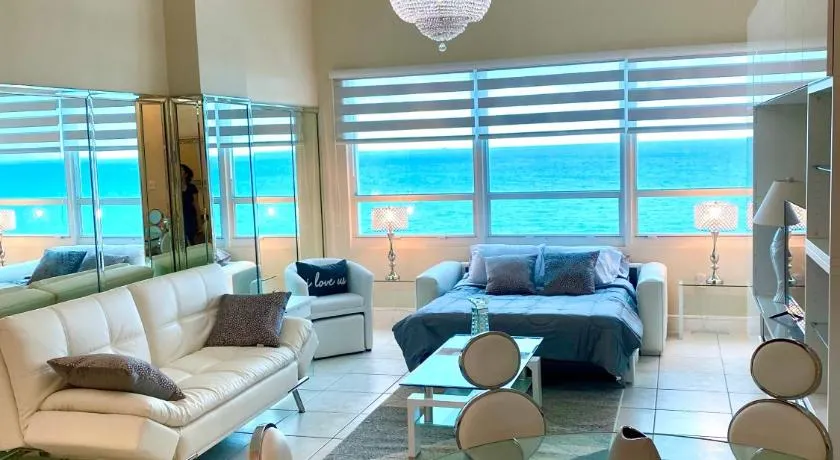 Castle Beach Resort Condo - Panoramic Large Penthouse or Deluxe 1 BR Direct Ocean View and beach access- Updated-Free parking- - Image 1