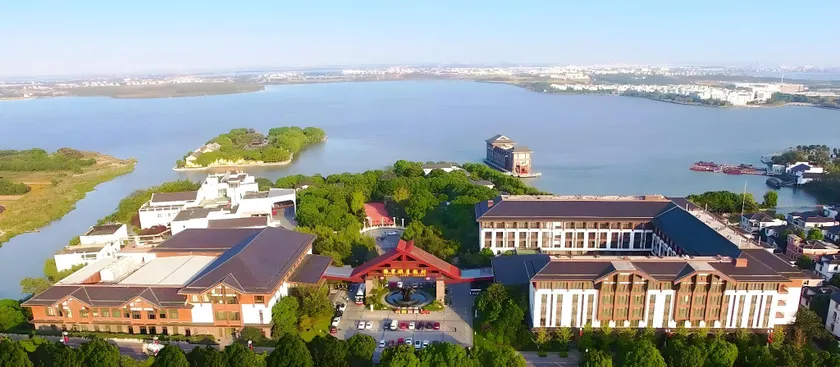 Tongli Lake Resort Phase II - Image 1