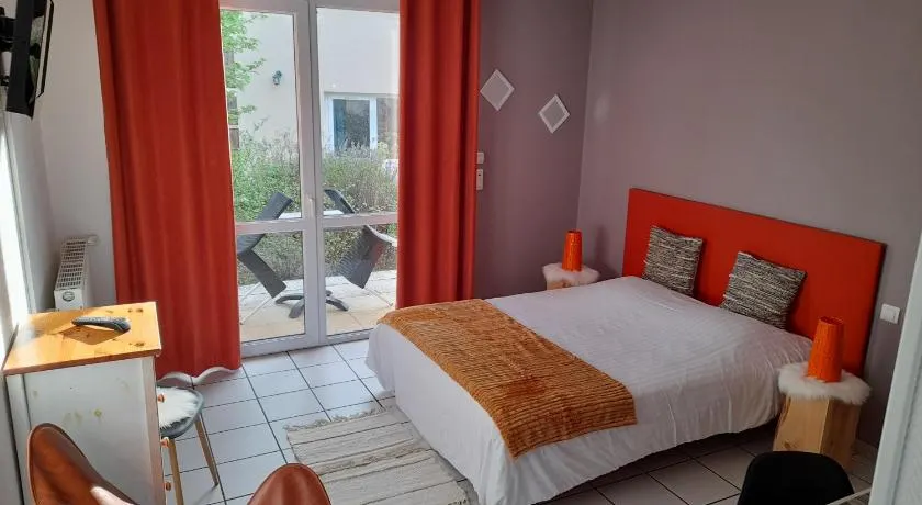 Hotel de l'Ile d'Amour - Image 1
