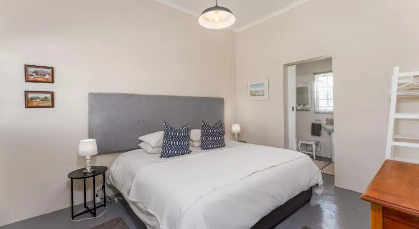 Honeyrock Cottages - Image 1