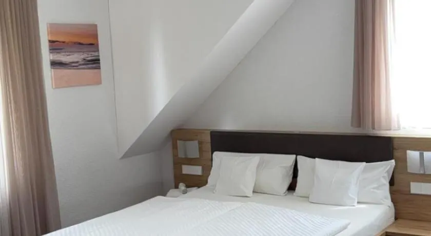 Hotel Gasthof Schützen GbR - Image 1