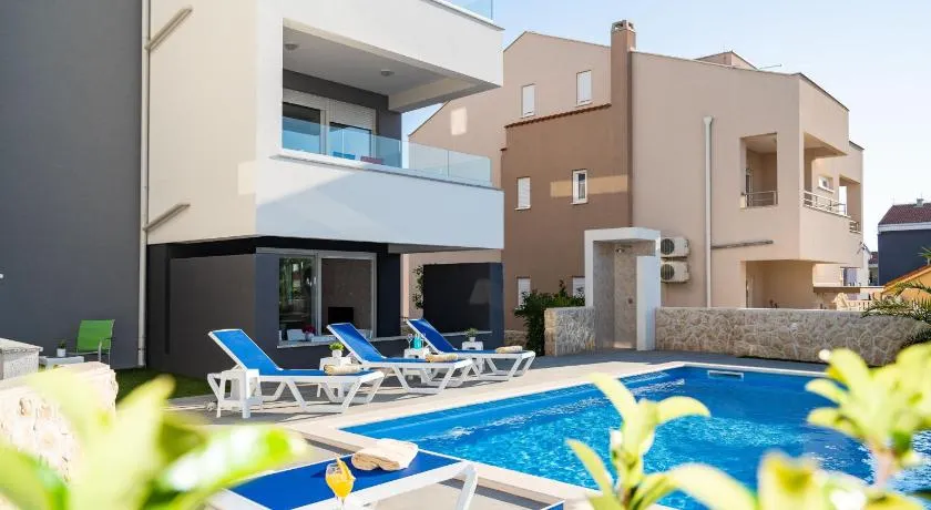 Villa Salis luxury apartments - Image 1