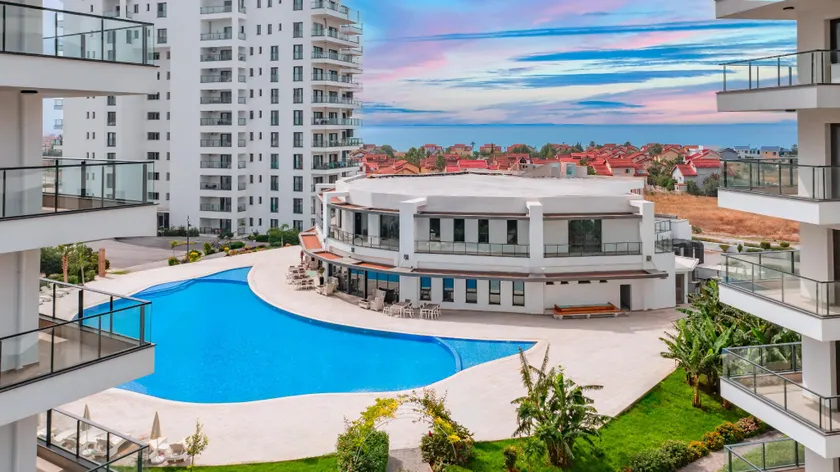 Caesar Blue Seaside Luxury Apartments - Image 1