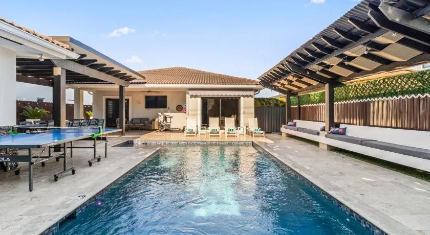 Villa Sunset by Glam Homes - Image 1