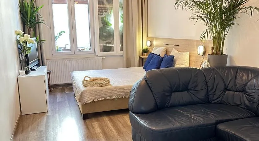 The Nest Inn Budapest -Studio with AC - Image 1