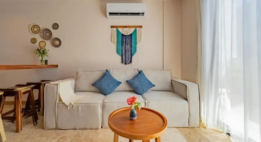 Tropical Penthouse 2BR and Jacuzzi - Image 1