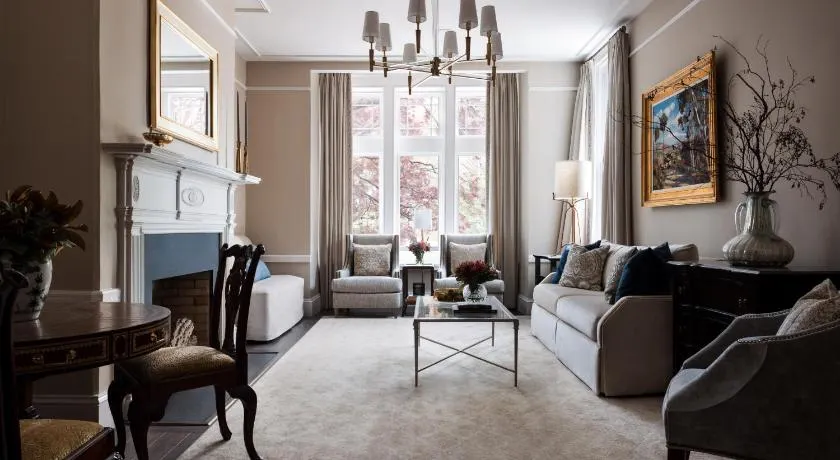 86 State Circle - Luxury Boutique Hotel - Image 1