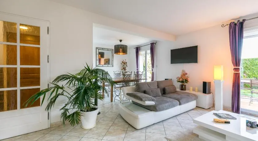 Charmante Maison Climatisée avec son Jardin à 5 minutes de DIJON - Image 1