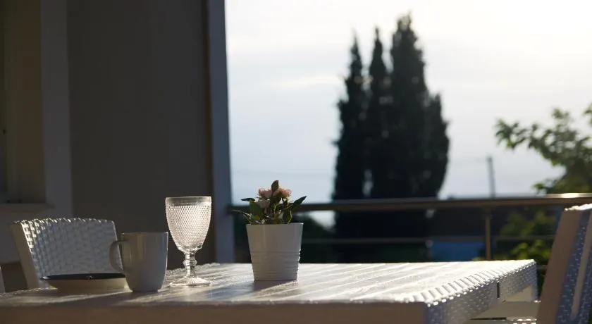 Casa Di Calma Four Seasons Guest House - Image 1