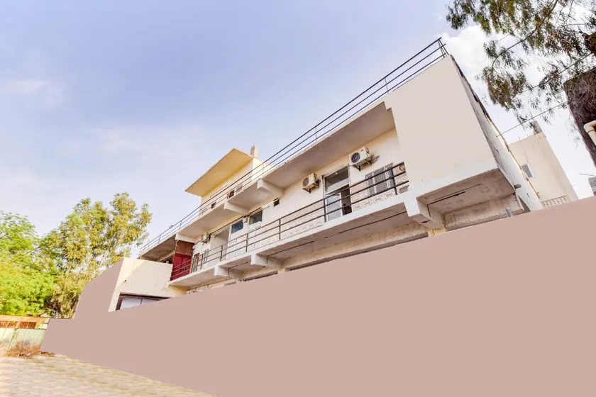 Hotel O Paradise Inn - Image 1
