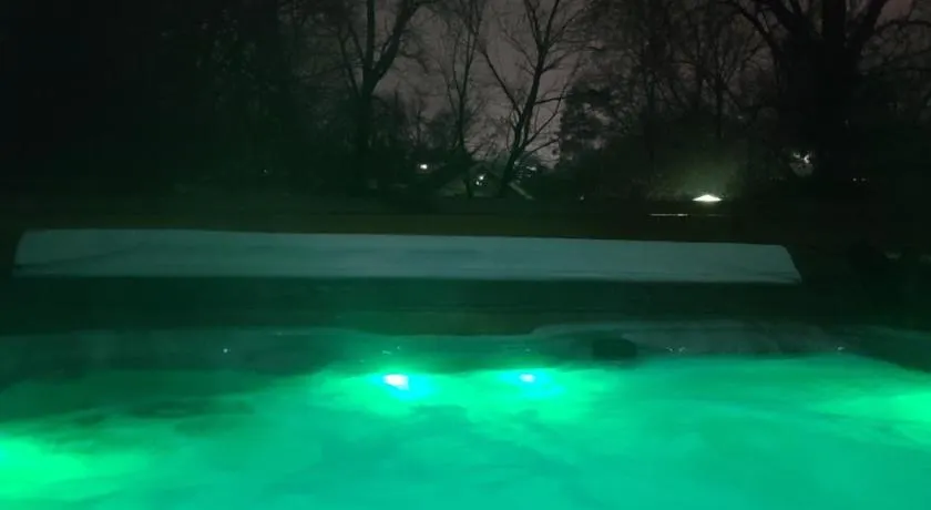 Outdoor Hot Tub and Cozy King Bed - Image 1