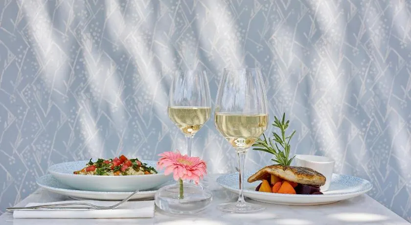 MONOslow - Wine, Dine & Rest - Image 1