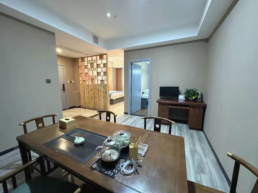 Home Inn Group - Fuzhou Jinxi County Jinxiu Commercial Building Huayi Select Hotel - Image 1