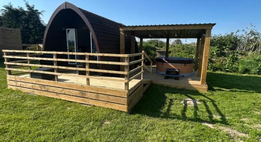 Dolafon luxury glamping pod 1 with hot tub - Image 1