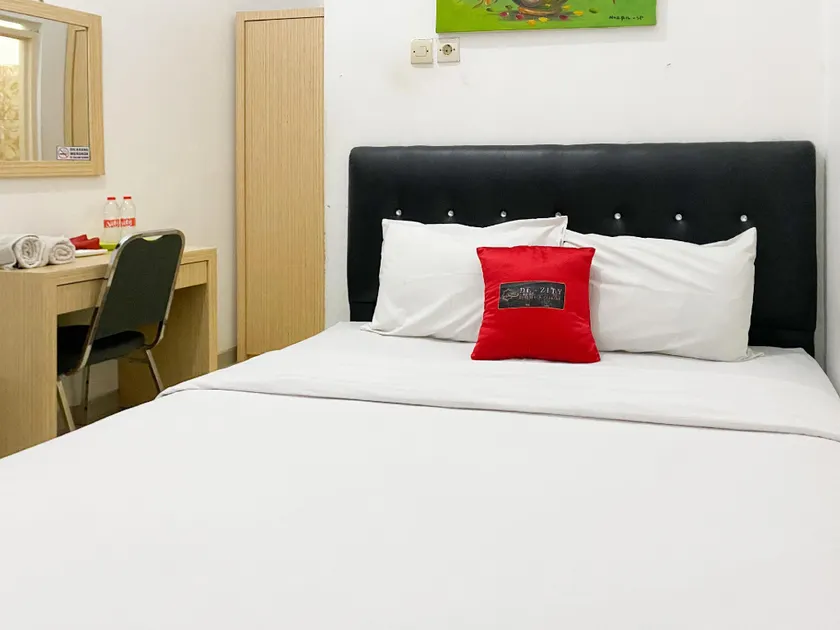 De Zity Homestay RedPartner near Alun Alun Jember - Image 1