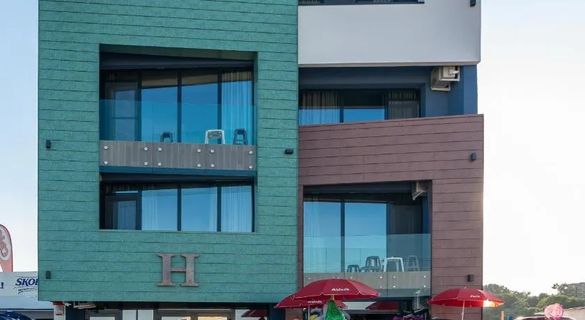 Hotel H pe plaja Belona - Image 1