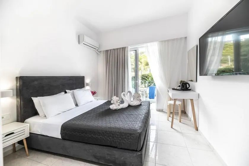 Pefkos Breeze Family Resort & Spa - Image 1