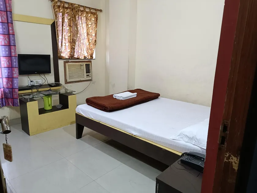 Hotel R.L Palace - Image 1