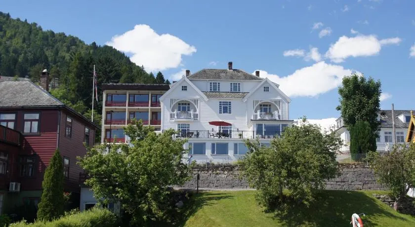 Midtnes Hotel - Image 1