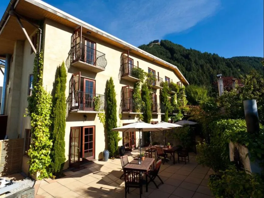 Browns Boutique Hotel - Image 1