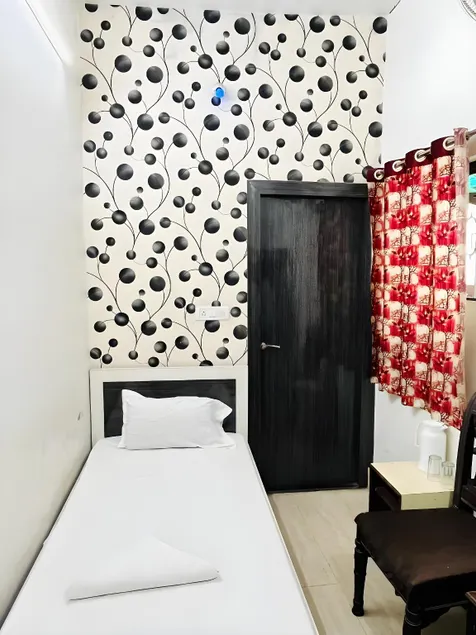 Hotel Airlines - Image 1