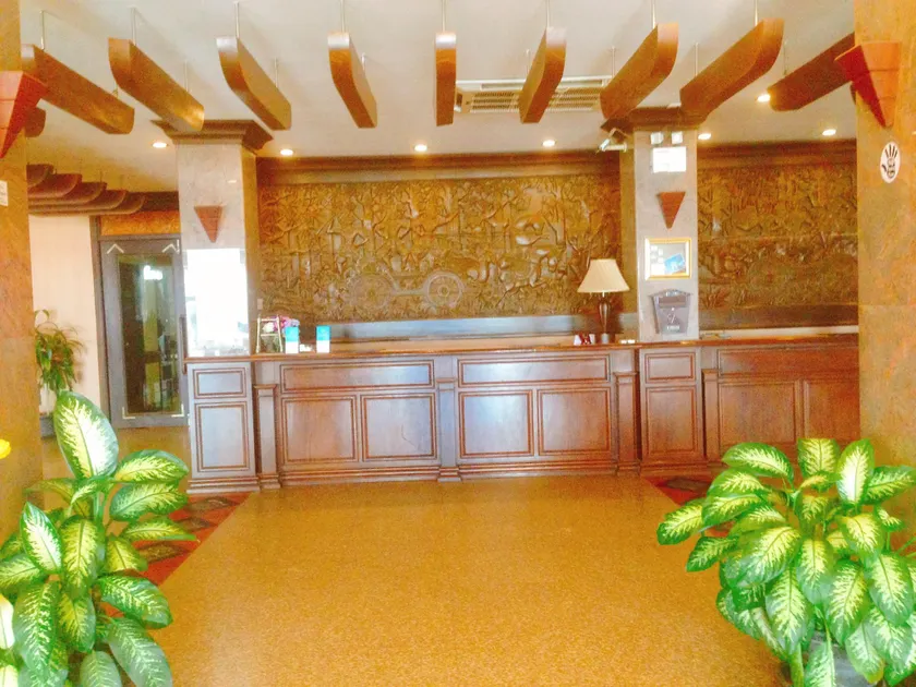 Seng Tawan Riverside Hotel - Image 1