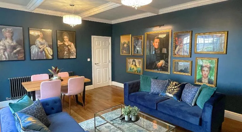 Selworthy - Luxury 3 Bedroom Apartment - Image 1