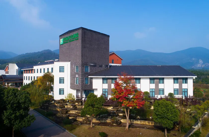 Bamboo Tianyuan Hotel - Image 1