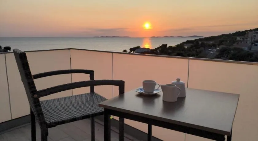 Sunset Bay Casa - Image 1