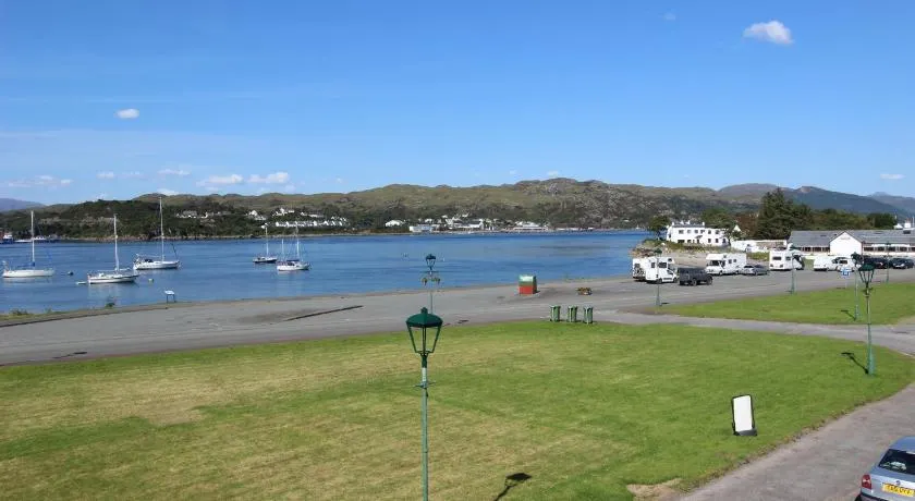 Skye Backpackers - Image 1