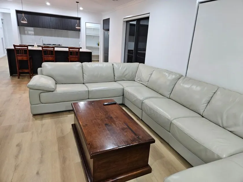O Stylish 4 Room Oasis with 65 TV - Image 1