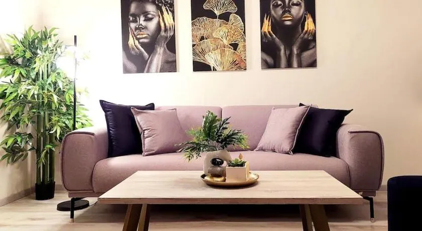 Cherry's apartment - Image 1