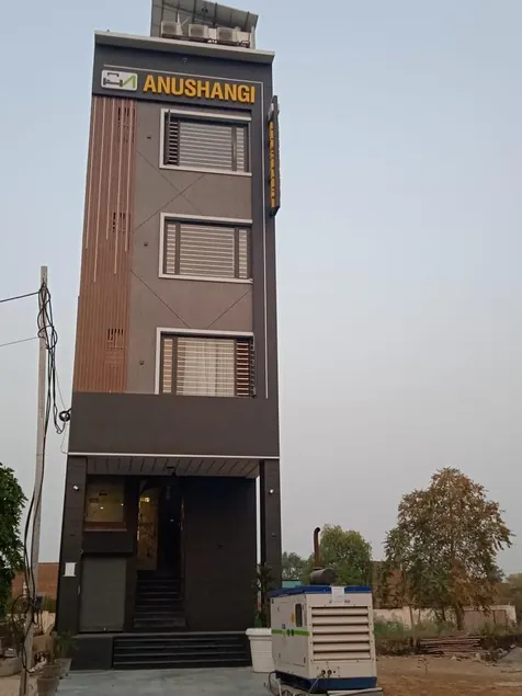 Anushangi Hotel - Image 1