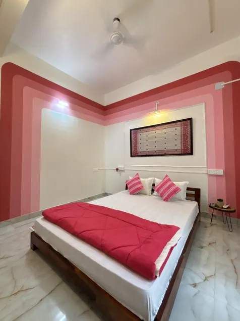 Beau Monde Niyor – Cozy 3BHK with WiFi & Kitchen - Image 1