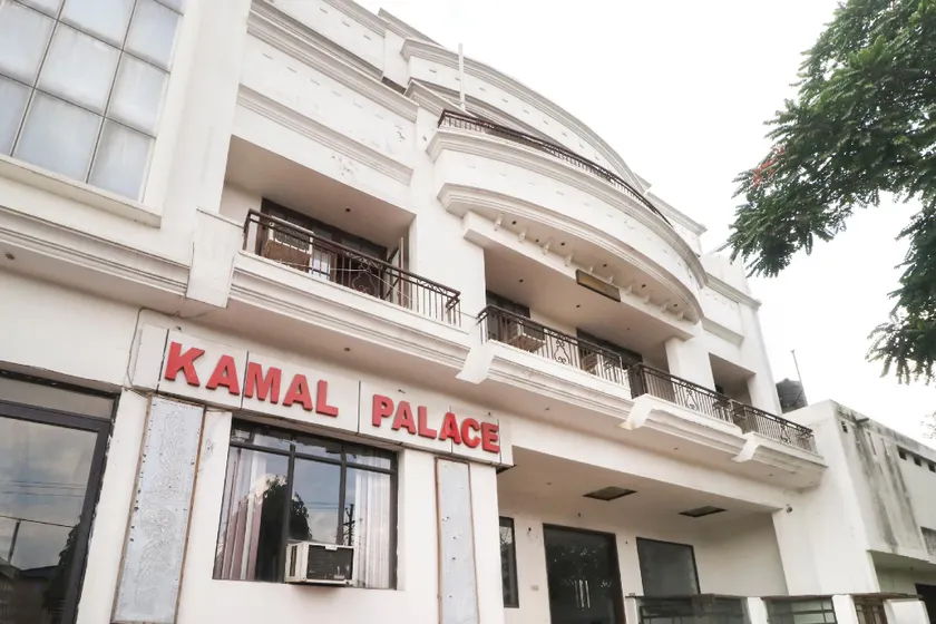 Hotel O by OYO Kamal Palace - Image 1
