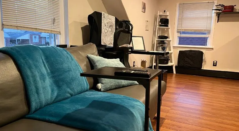 Charming NYC apt near UBS and Belmont Park Village - Image 1