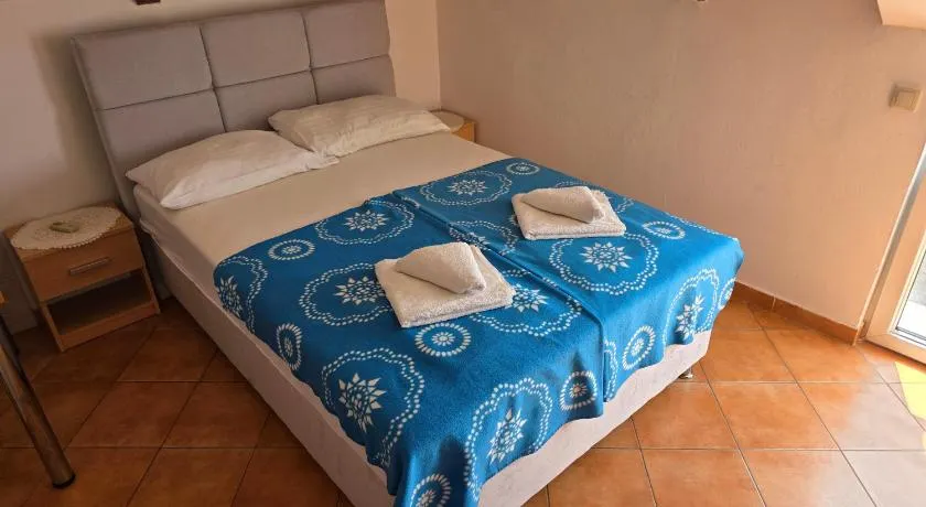Apartments & rooms Lucie - Image 1