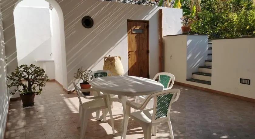 ANFORA Verde - Image 1