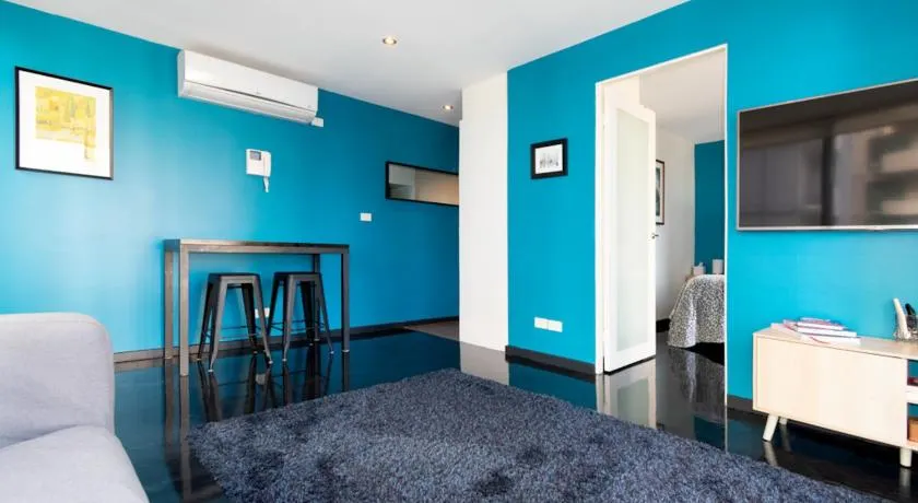Relaxing, light-filled city apartment - Image 1