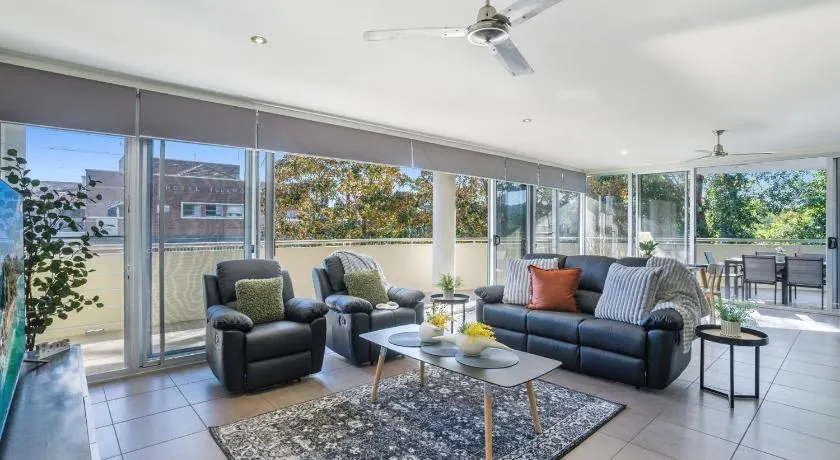 Unit 2 18 OAK STREET - Image 1
