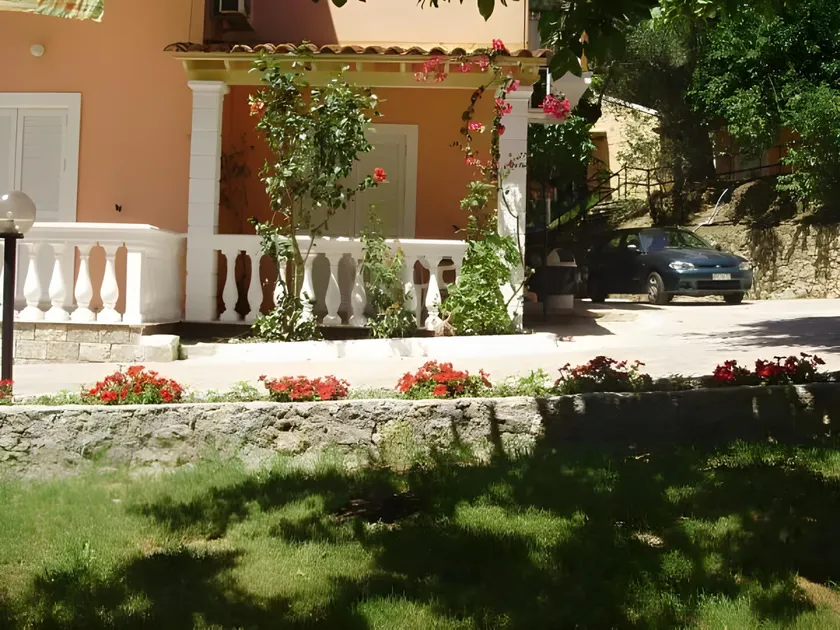 Fouxia Apartments and Studios - Image 1