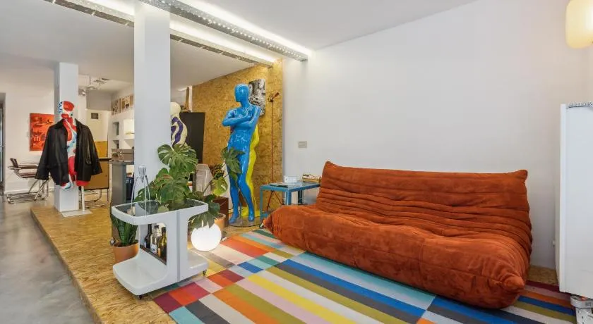 Cosy art studio near station with bikes and garden - Image 1