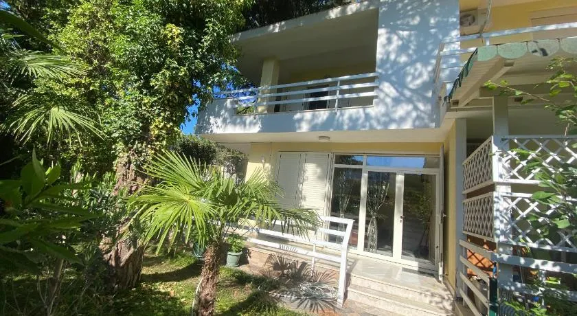 A cozy duplex in the Lalzi Bay - Image 1