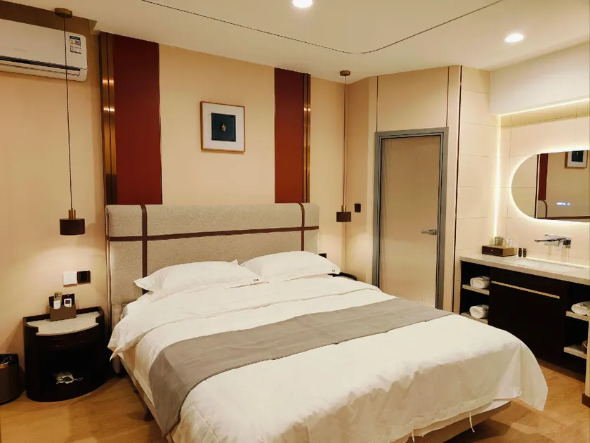 Art Expo Unmanned Smart Hotel - Image 1