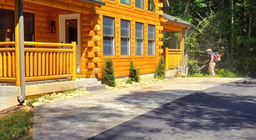 Three bears lodge - Image 1