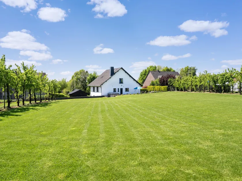 Villa Borgloon with Blossom Views and Jacuzzi - Image 1