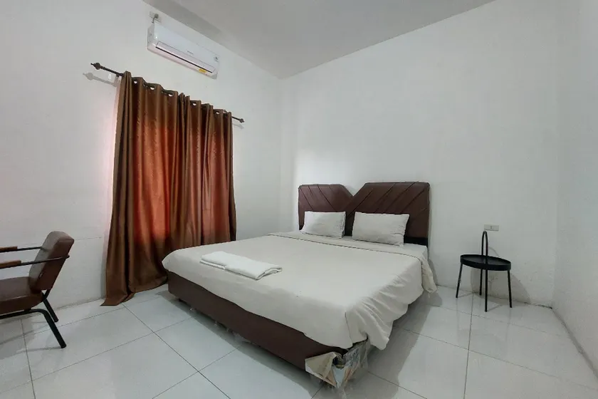Grand K Hotel - Image 1