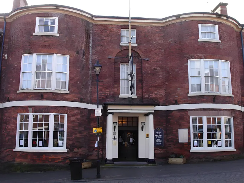 Crown Hotel - Stone (Near Stoke-On-Trent) - Image 1